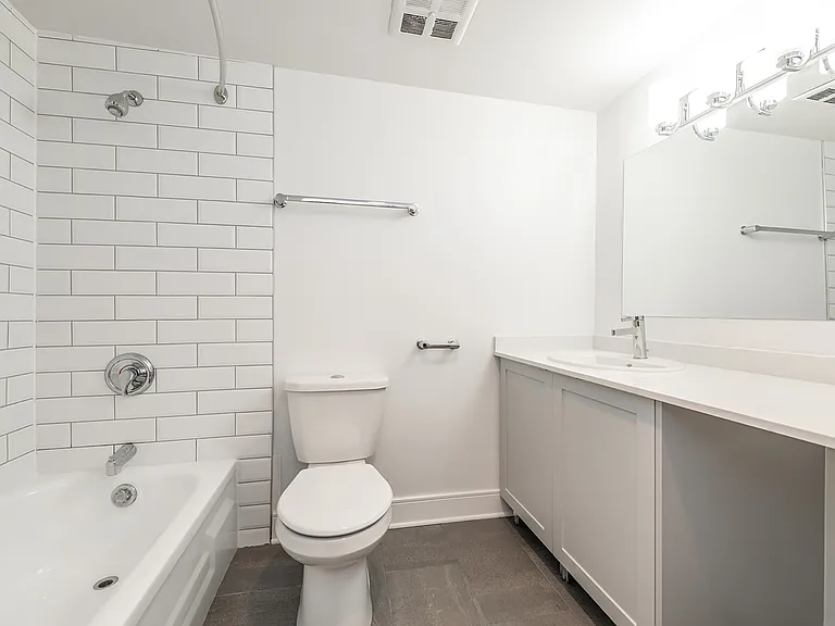 1430 Stadacona Ave #409 — Photo 5