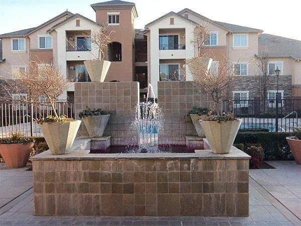 1360 Shady Ln #331 — Photo 2