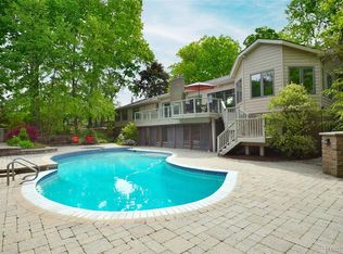 4681 Cove Rd, West Bloomfield, MI 48323