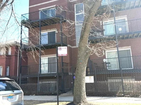 2651 E 74th St APT 201, Chicago, IL 60649