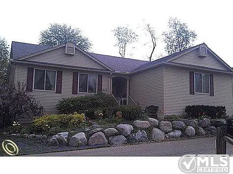555 S Livernois Rd photo 1