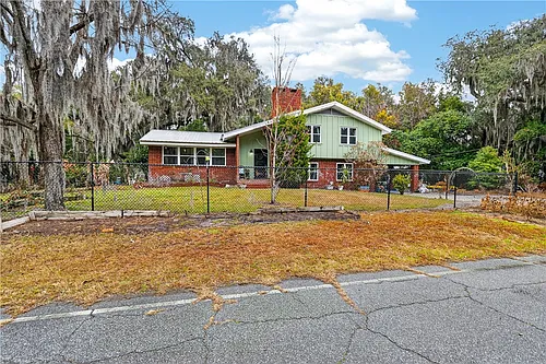 1601 Walnut Ave Photo 1