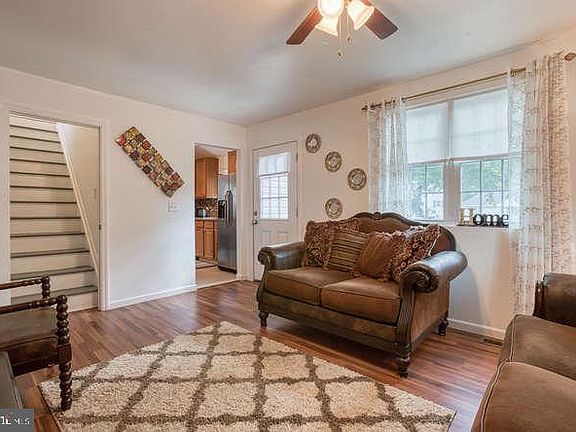 5th image of 98 Lakeview Dr