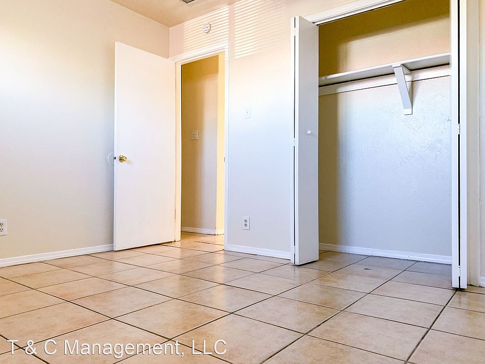 1st image of 500 Ortiz Dr SE #500