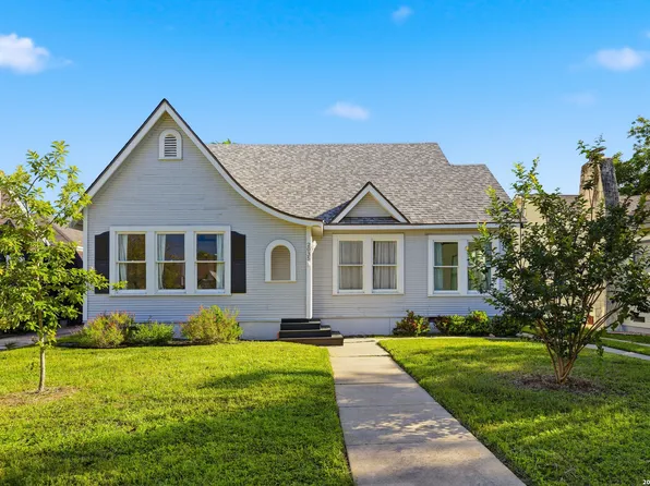 2035 W Summit, San Antonio, TX 78201