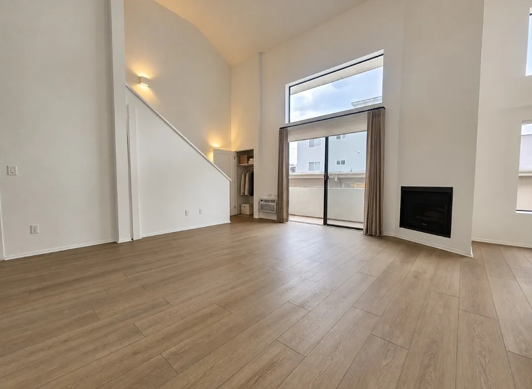 3 bed, 2.0 bath, $4,500 — Photo 3