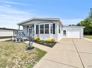 54 N Eaglecrest Dr, Hamburg, NY 14075