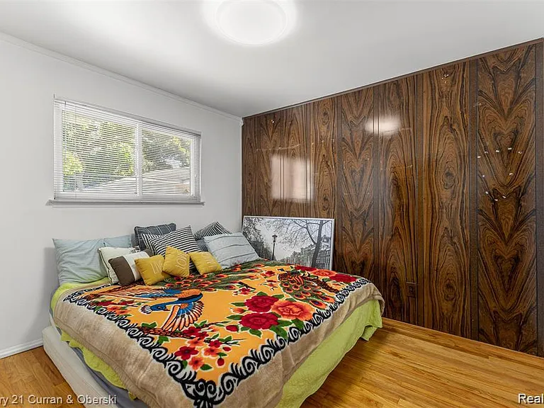 3927 Monroe St — Photo 12