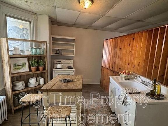 2nd image of 38 E Franklin St APT 4