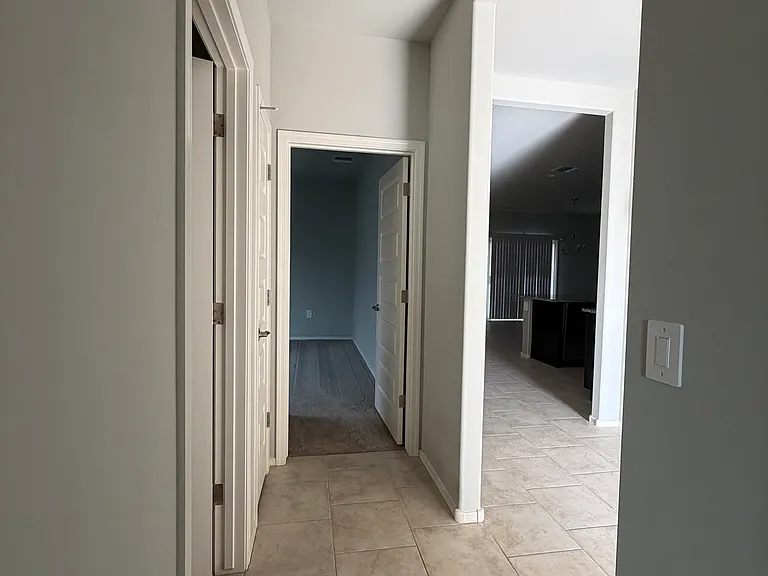 6853 S Portugal Ave — Photo 17