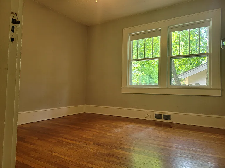 76 Lanvale Ave — Photo 8