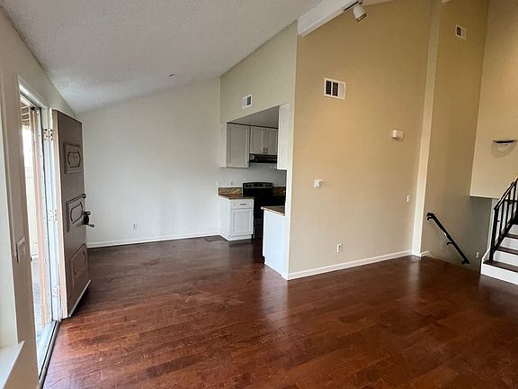 3rd image of 1462 Ramona Dr