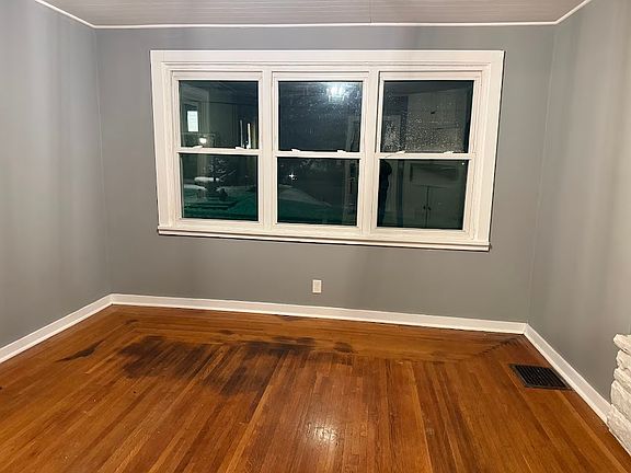 4th image of 4127 Lora Ave
