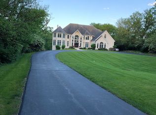 7S621 Donwood Dr, Naperville, IL