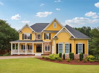 8915 Forest Path Dr, Gainesville, GA 30506