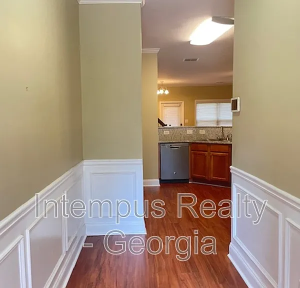 1180 Pepper Ln — Photo 2