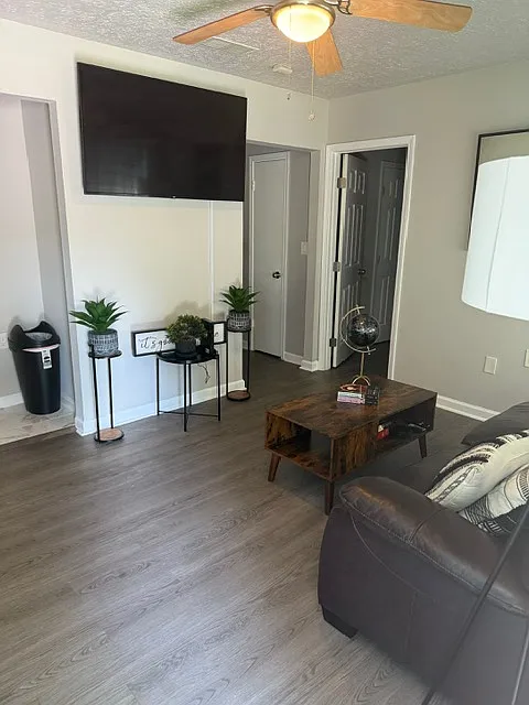 151 Lawton Street Southwest - 2 — Photo 2