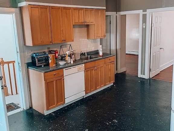 4th image of 127 De Pasquale Ave #C