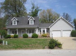 210 E Locust St, Fieldon, IL 62031