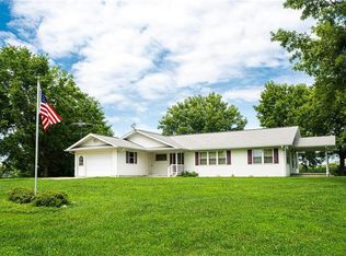 10402 County Road 427, Savannah, MO 64485
