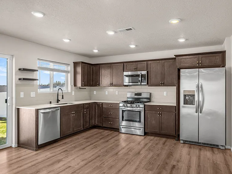 4440 W Bedford Ave — Photo 6