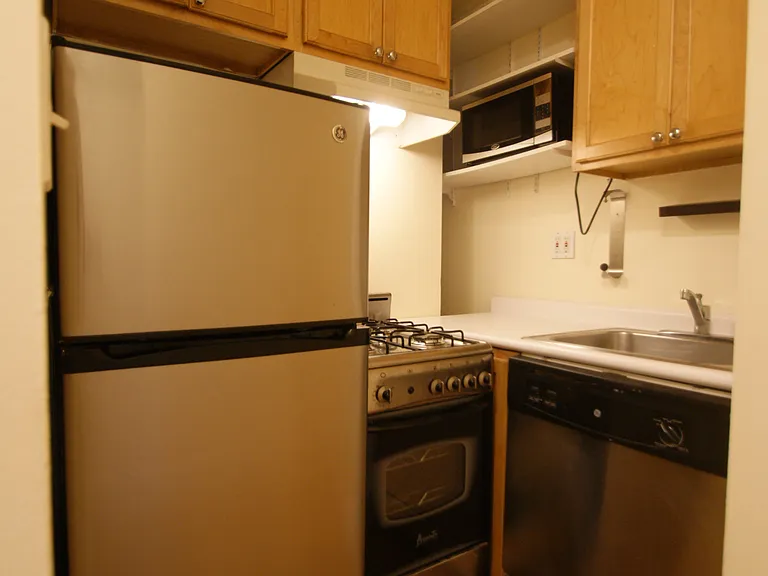 42 Morton St #2FW — Photo 3
