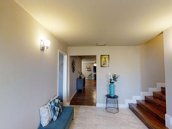 3rd image of 1009 W Jicarilla St