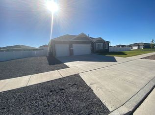 36 S Maple Leaf Dr, Spanish Fork, UT 84660