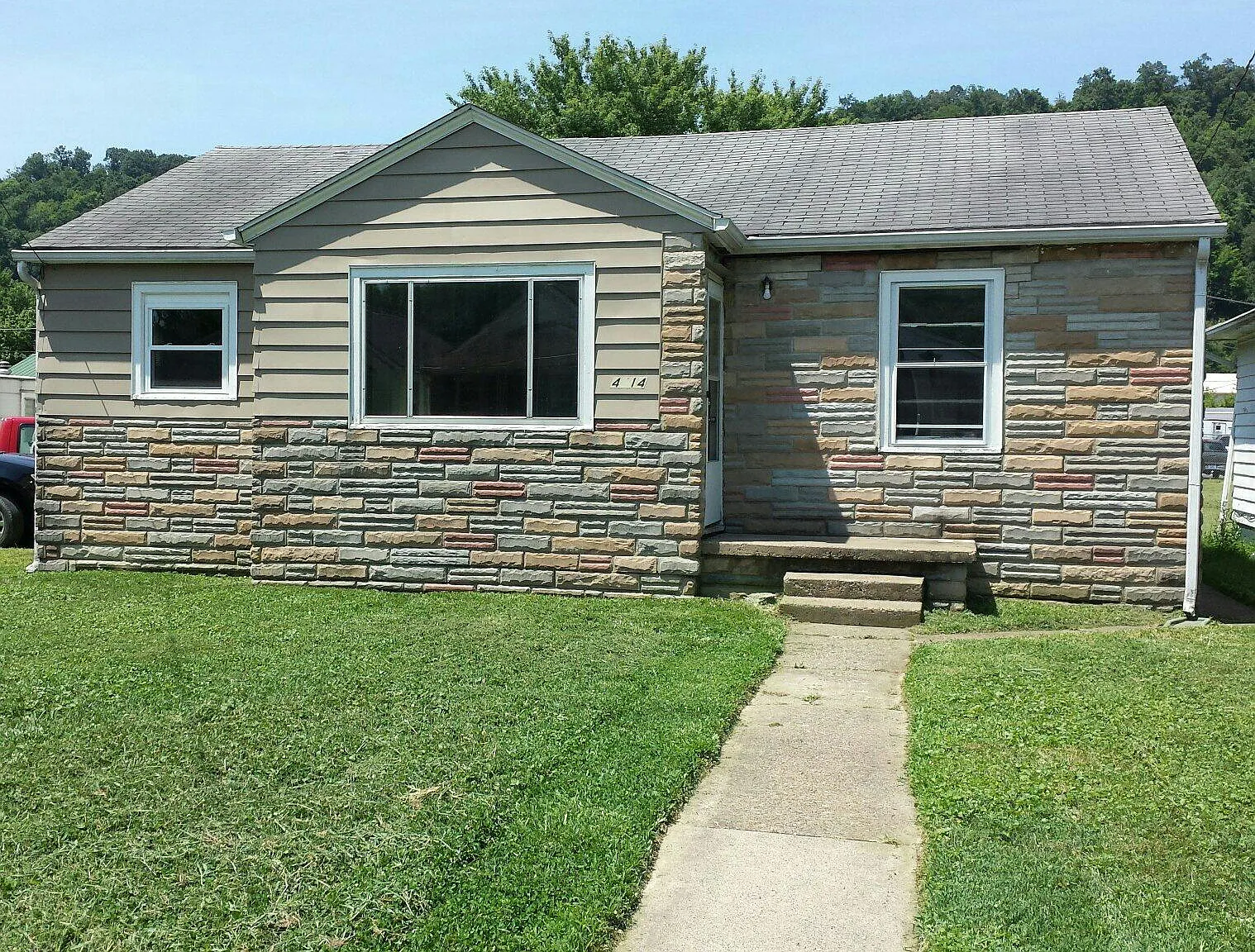 3 bed, 1024 sqft, $1,350 — Photo 1