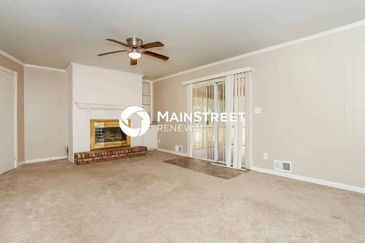 Living Room - 1354 Pendley Dr SW