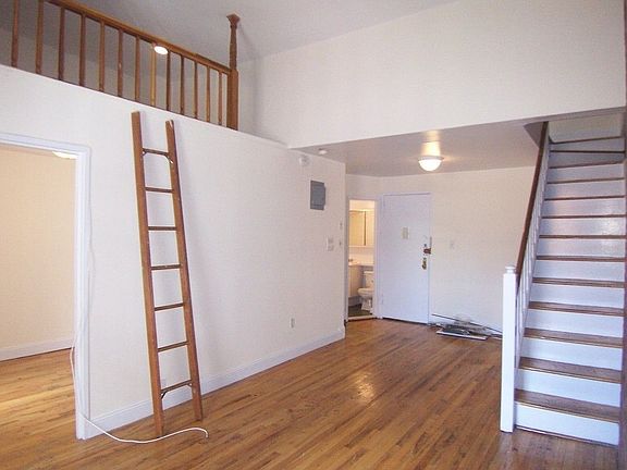 3rd image of 126 W 82nd St APT 9