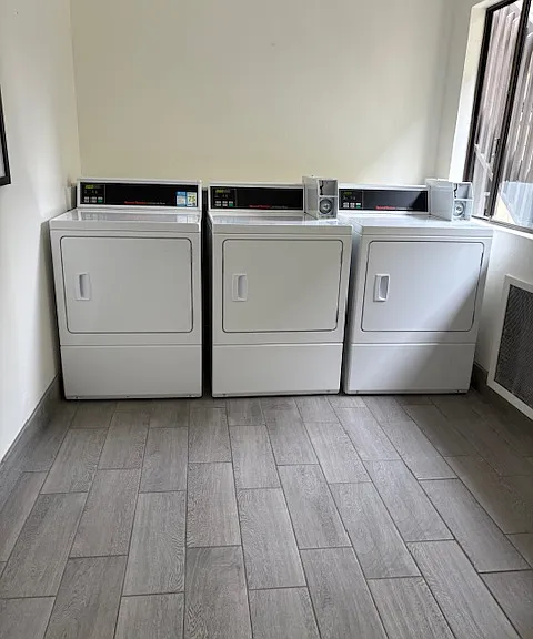 Dela Vina Apartments — Photo 5