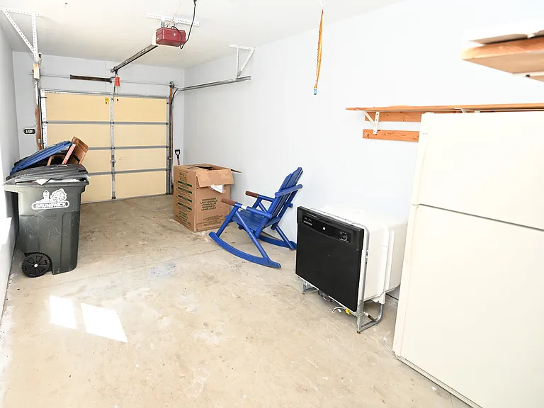 655 Almas Ct — Photo 37