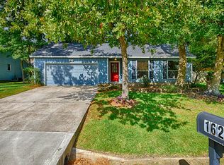 162 Thunderbird Dr, Conroe, TX 77304