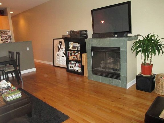 5th image of 2455 N Clybourn Ave #C1