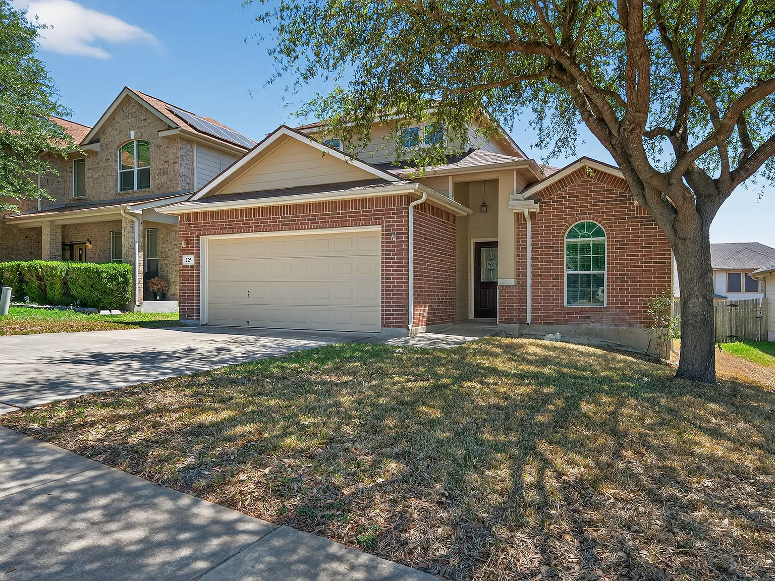 3 bed, 1872 sqft, $1,895 — Photo 2