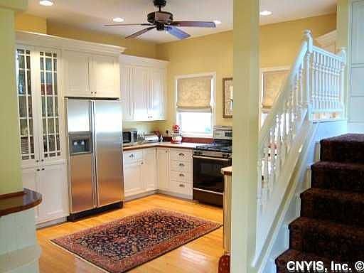 3rd image of 106 Ruskin Ave