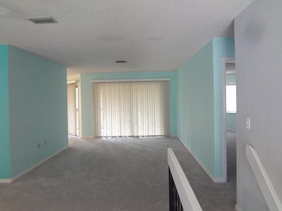 3rd image of 12 Hembury Ln #12