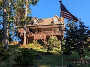 4 Carter Hill Dr, Leicester, NC 28748