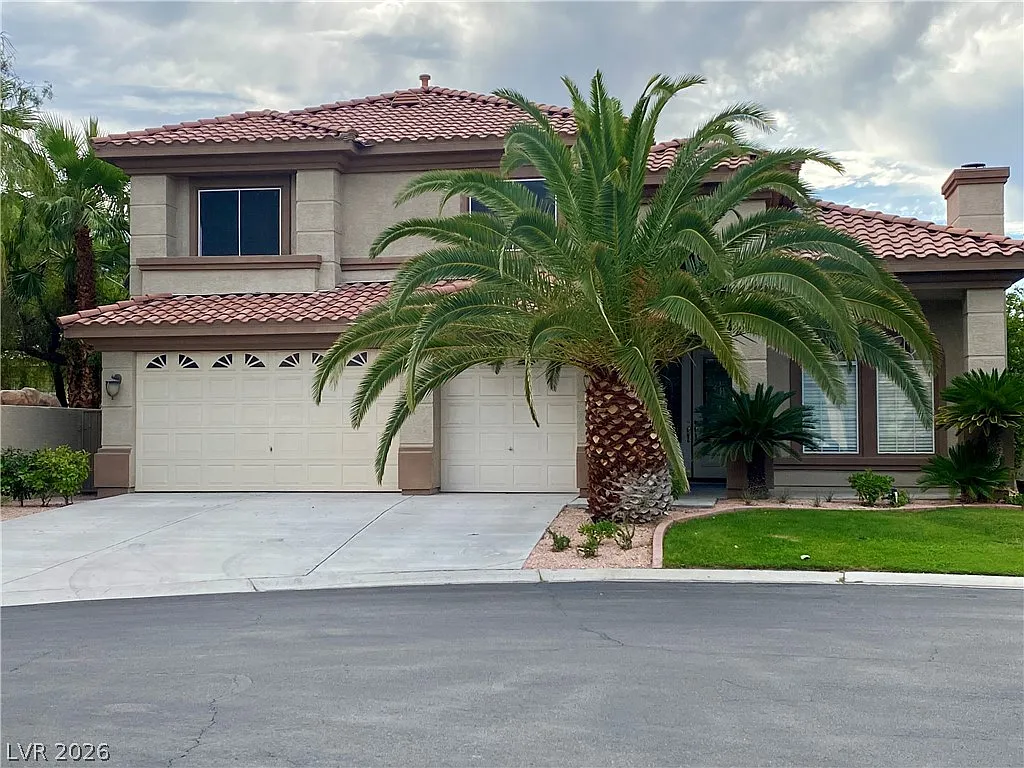 6 bed, 3.5 bath, 3429 sqft, $4,380 — Photo 2
