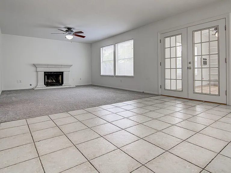 4300 Companeros Way — Photo 9