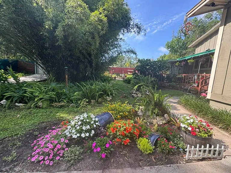 8435 NW 6th Ave — Photo 22