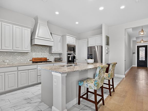 3rd image of 6829 Danridge Rd