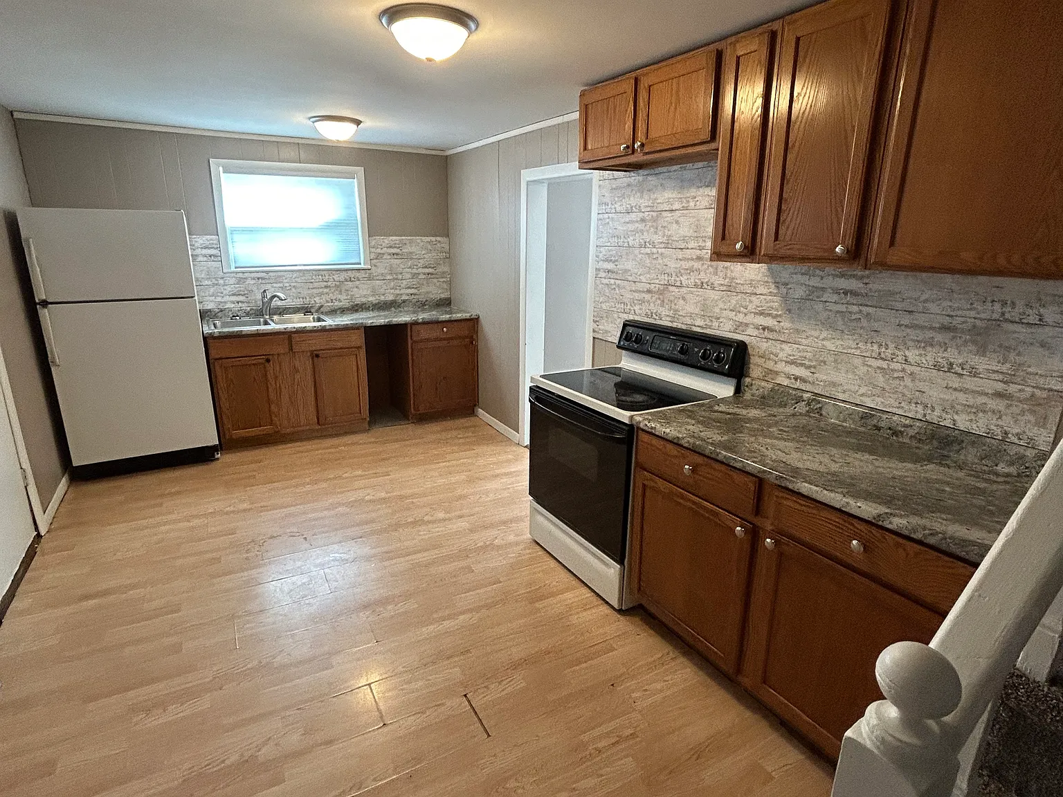 3 bed, 1560 sqft, $1,050 — Photo 4