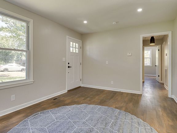4th image of 109 Desoto Dr