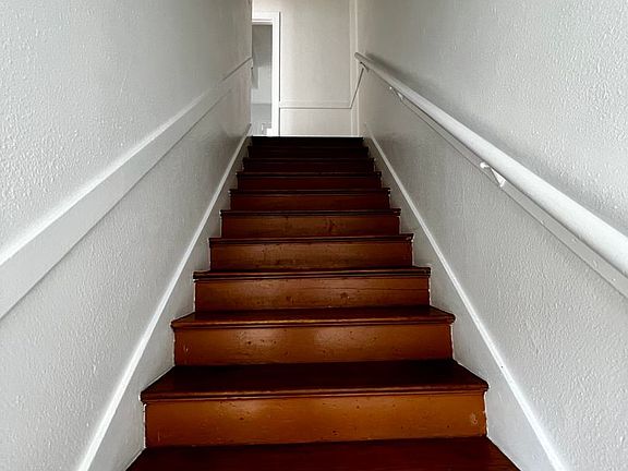 2nd image of 932 S Berendo St #9409285E0