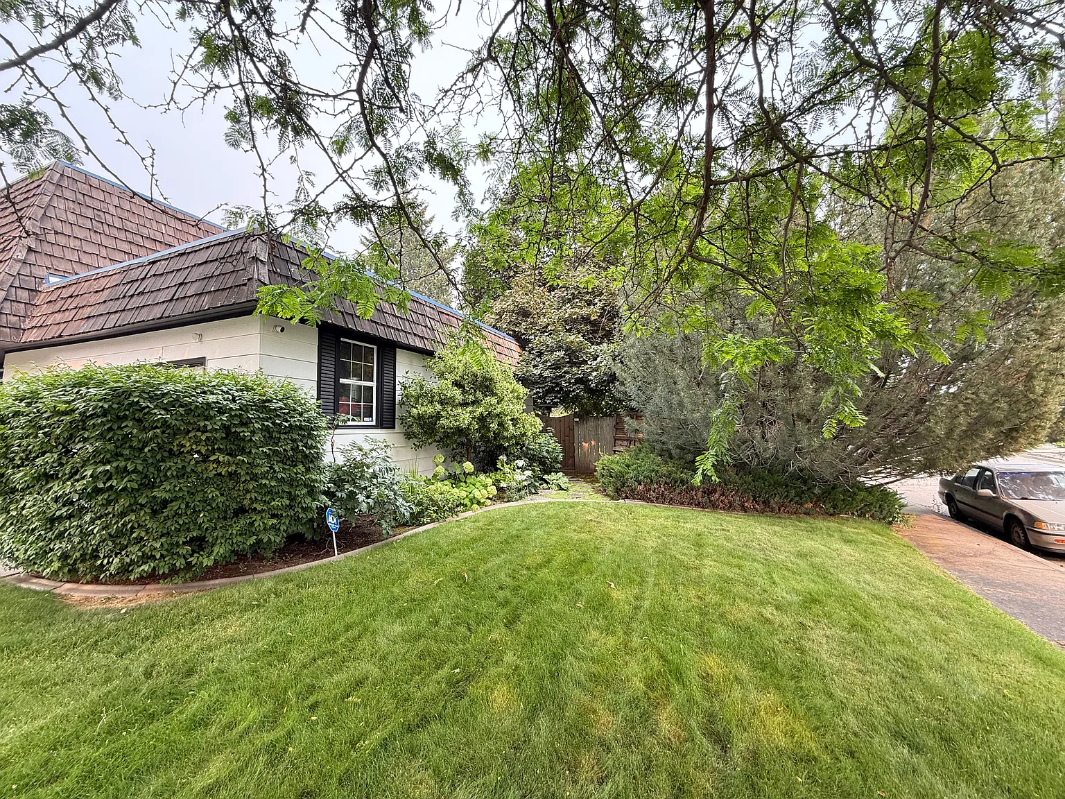 6 bed, 4034 sqft, $6,800 — Photo 2