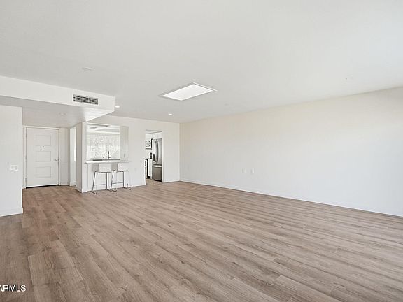 5th image of 20 LEISURE WORLD --
