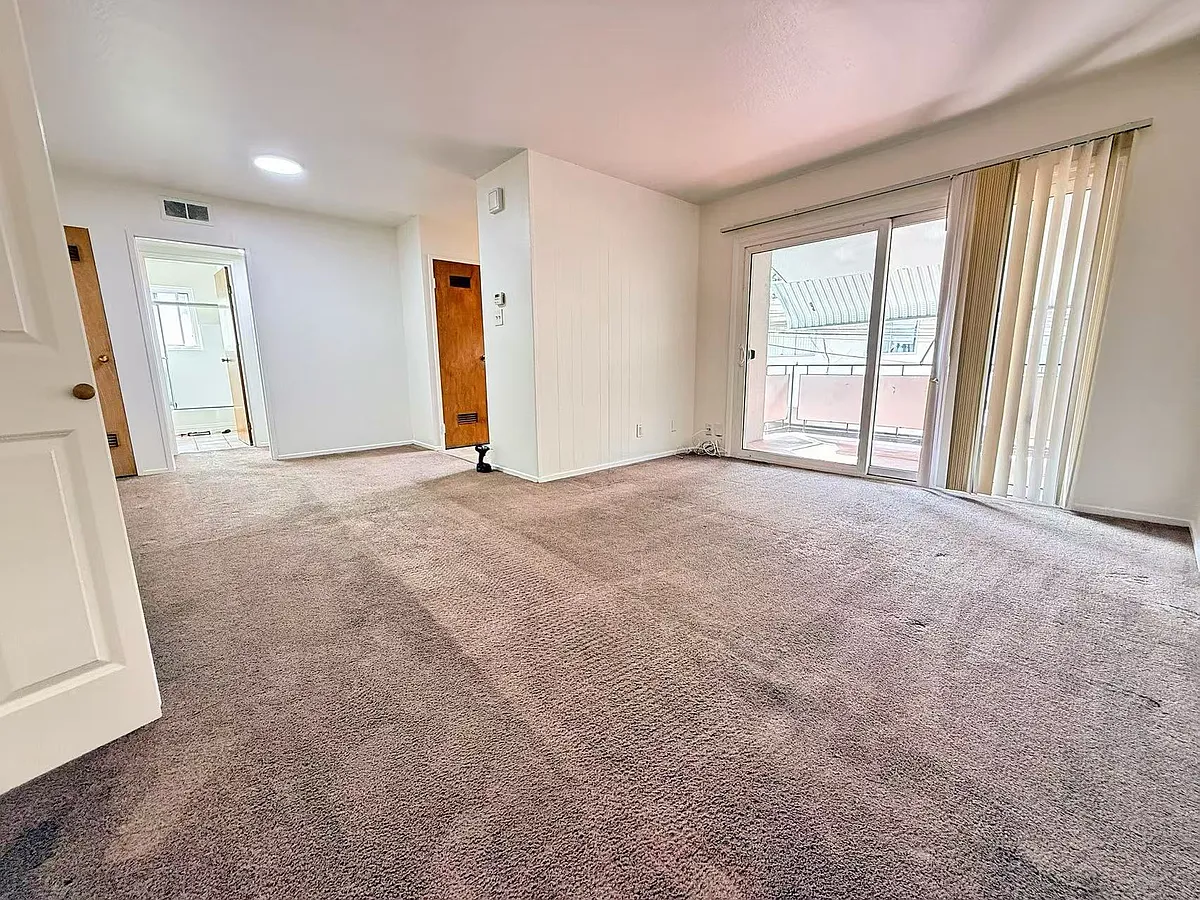 Building Photo - 1830 Ednamary Way #F