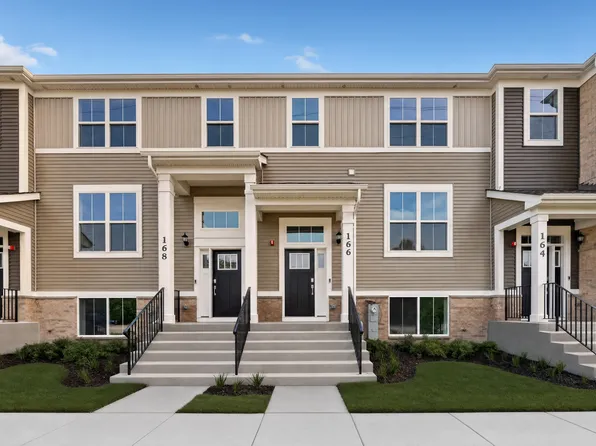 166 E Berkshire Dr, Crystal Lake, IL 60014